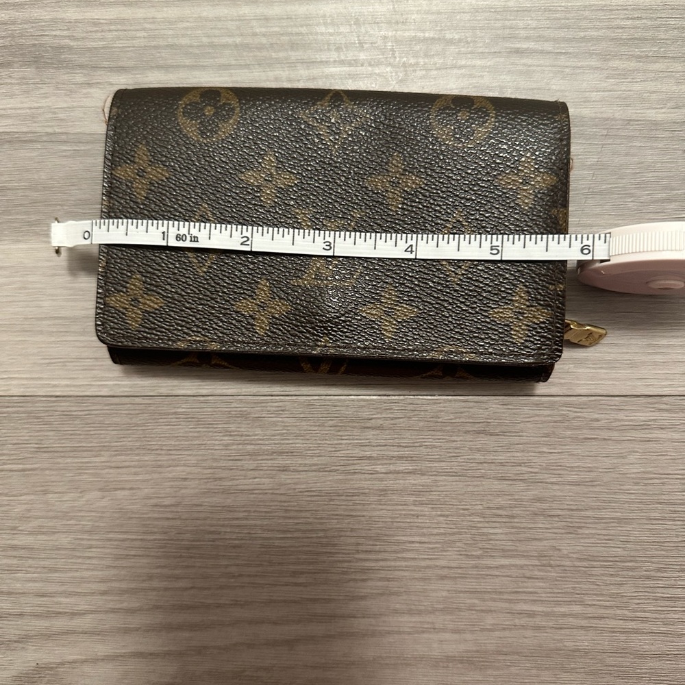 Louis Vuitton Monogram Wallet - Picture 7 of 10